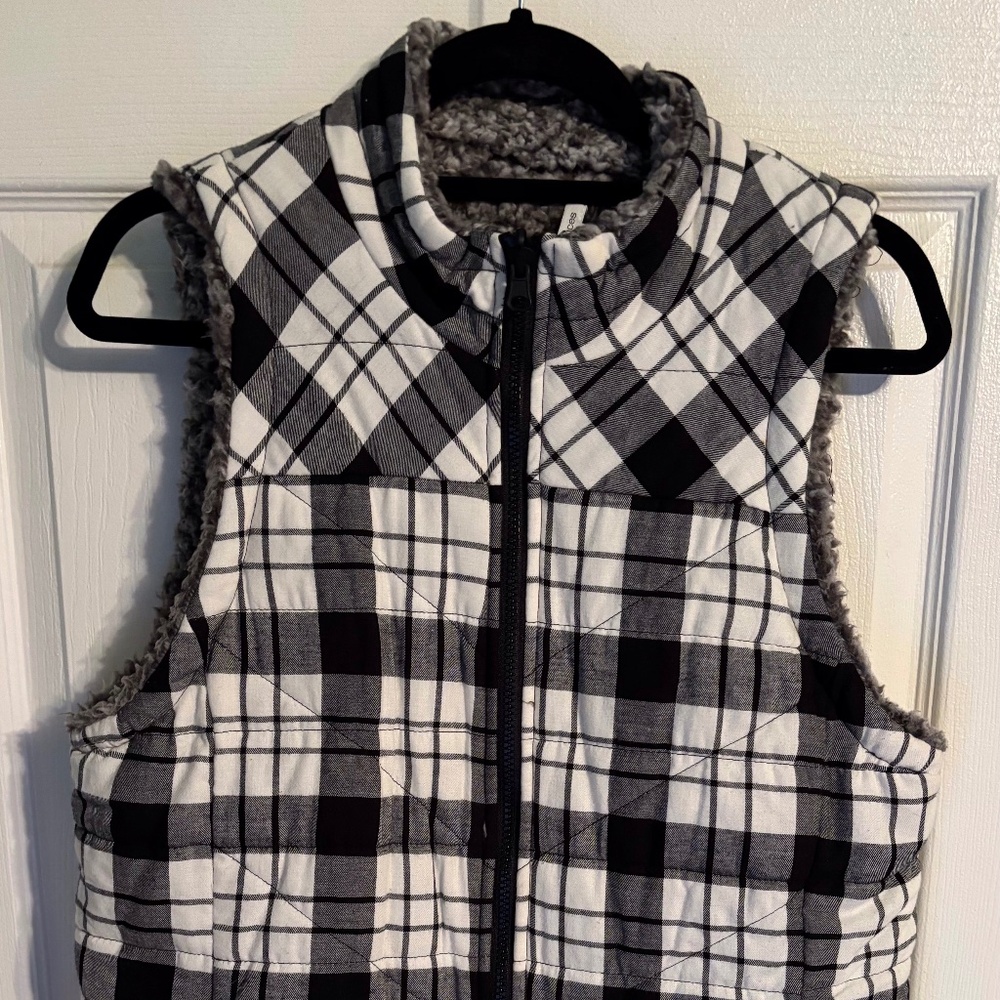 Women’s plaid reversible Sherpa Vest size Large